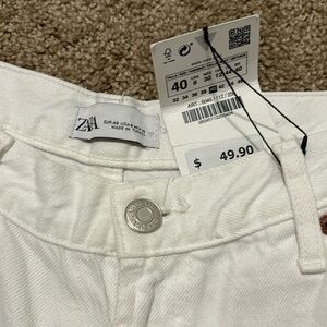White Zara jeans super cute